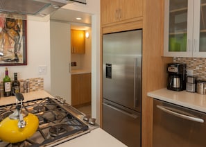 House, 3 Bedrooms | Private kitchen