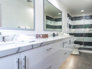 House, Multiple Beds (No Reservations PS) | Bathroom | Hair dryer, towels, soap, shampoo - No Reservations PS (Palm Springs)