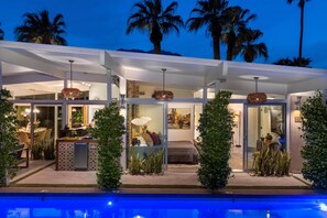 Casa, varias camas (West Elm House 1 - The Alexander) | Alberca | Alberca al aire libre 