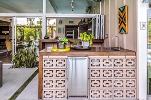 House, Multiple Beds (West Elm House 1 - The Alexander) | Private kitchen