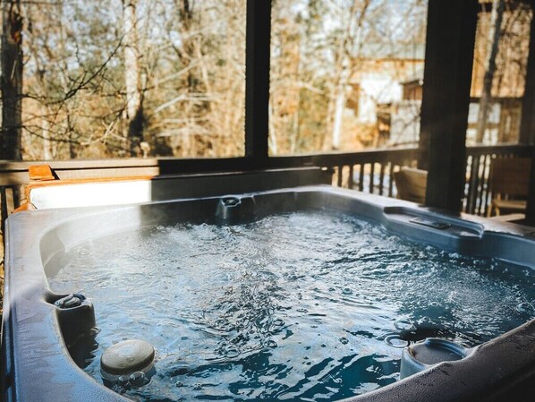 Outdoor spa tub