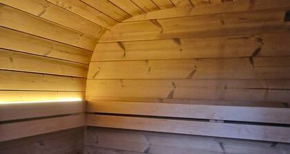 The Railway Inn MK | Sauna & Jacuzzi | Family & Pet-Friendly | Sleeps upto 8