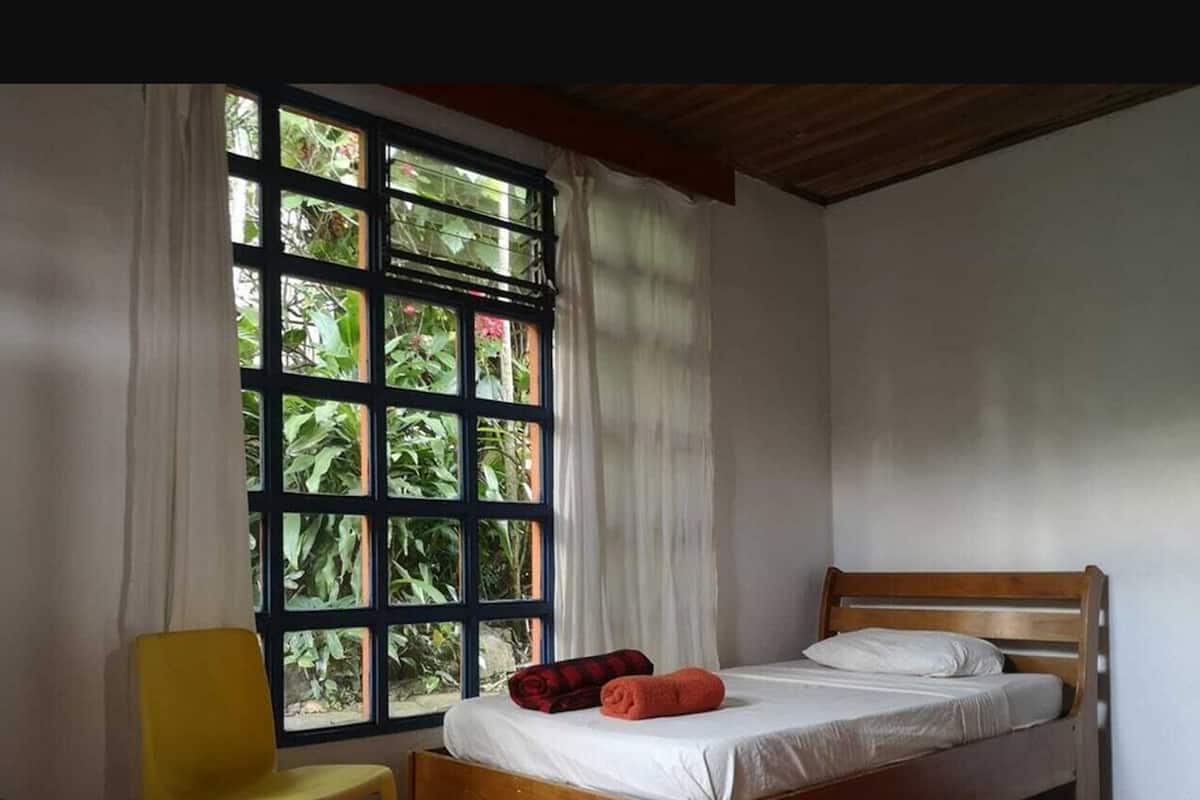 Kamar Basic | Didekorasi berbeda-beda dan dilengkapi dengan perabotan berbeda-beda
