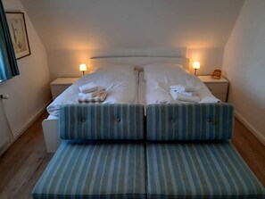 2 bedrooms, WiFi, bed sheets