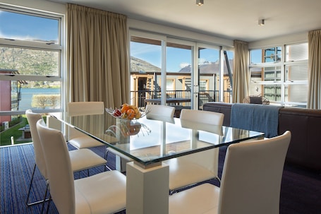 Smart TV, heated floors