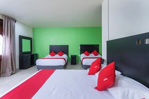 ห้องแฟมิลี่ | โต๊ะทำงาน, ห้องเก็บเสียง, Wi-Fi ฟรี, ผ้าปูที่นอน