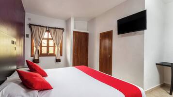 Superior Room | Desk, soundproofing, free WiFi, bed sheets