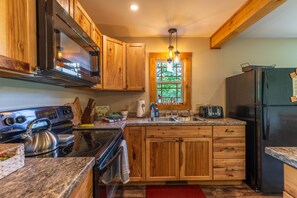 冰箱、微波炉、烤箱、炉灶