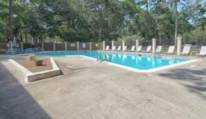 Outdoor pool - Coastal Escape | Pool | Tennis | Near Beach (Hilton Head Island)