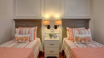 2 soverom, strykejern/-brett, reiseseng for barn og wi-fi