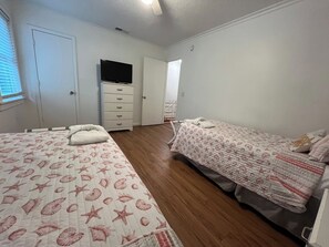 2 bedrooms, iron/ironing board, travel cot, WiFi