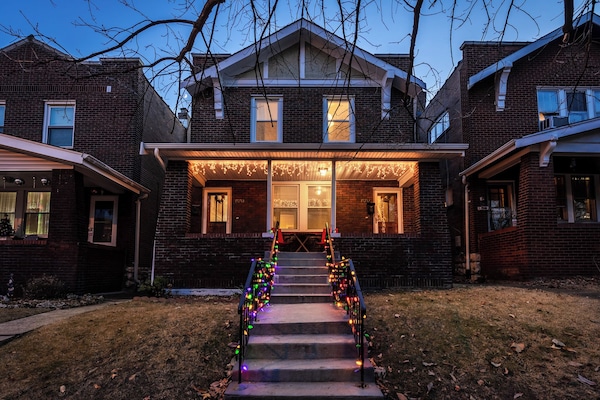 Approaching the home. This listing includes two Vrbos in one.