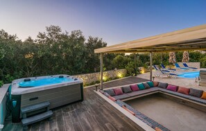 Terrace/patio - Amazing home in Milna (Milna)