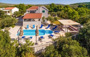 Pool - Amazing home in Milna (Milna)