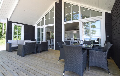 Nice home in Sjötorp with kitchen