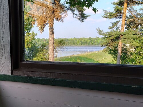  3- bedroom home on the river10 min. from town also have identical 1818034 ID #