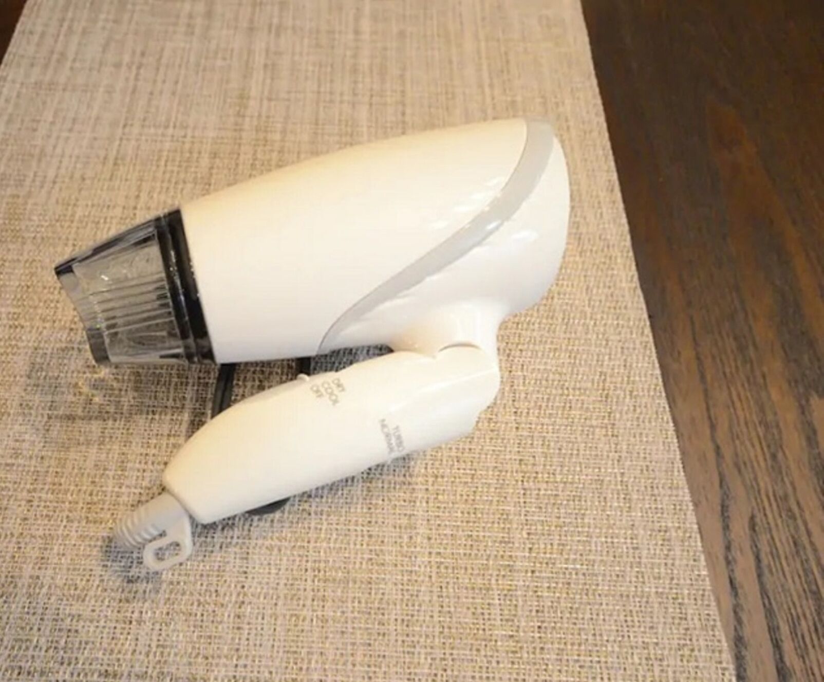 ヘアドライヤー、タオル