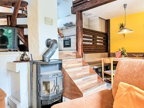 Fernseher, Kamin, Tischfußball