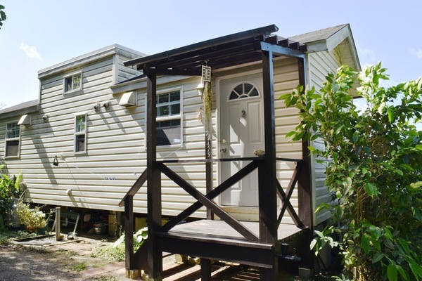 ・ Twin suite: A cottage with a loft that can accommodate 1 to 3 people