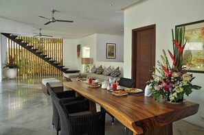 Dining - Family Villa with Plunge Pool Closes Seminyak Square (Seminyak)