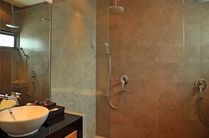 Shower, bidet - Family Villa with Plunge Pool Closes Seminyak Square (Seminyak)
