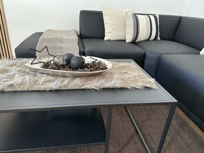 TV, DVD player