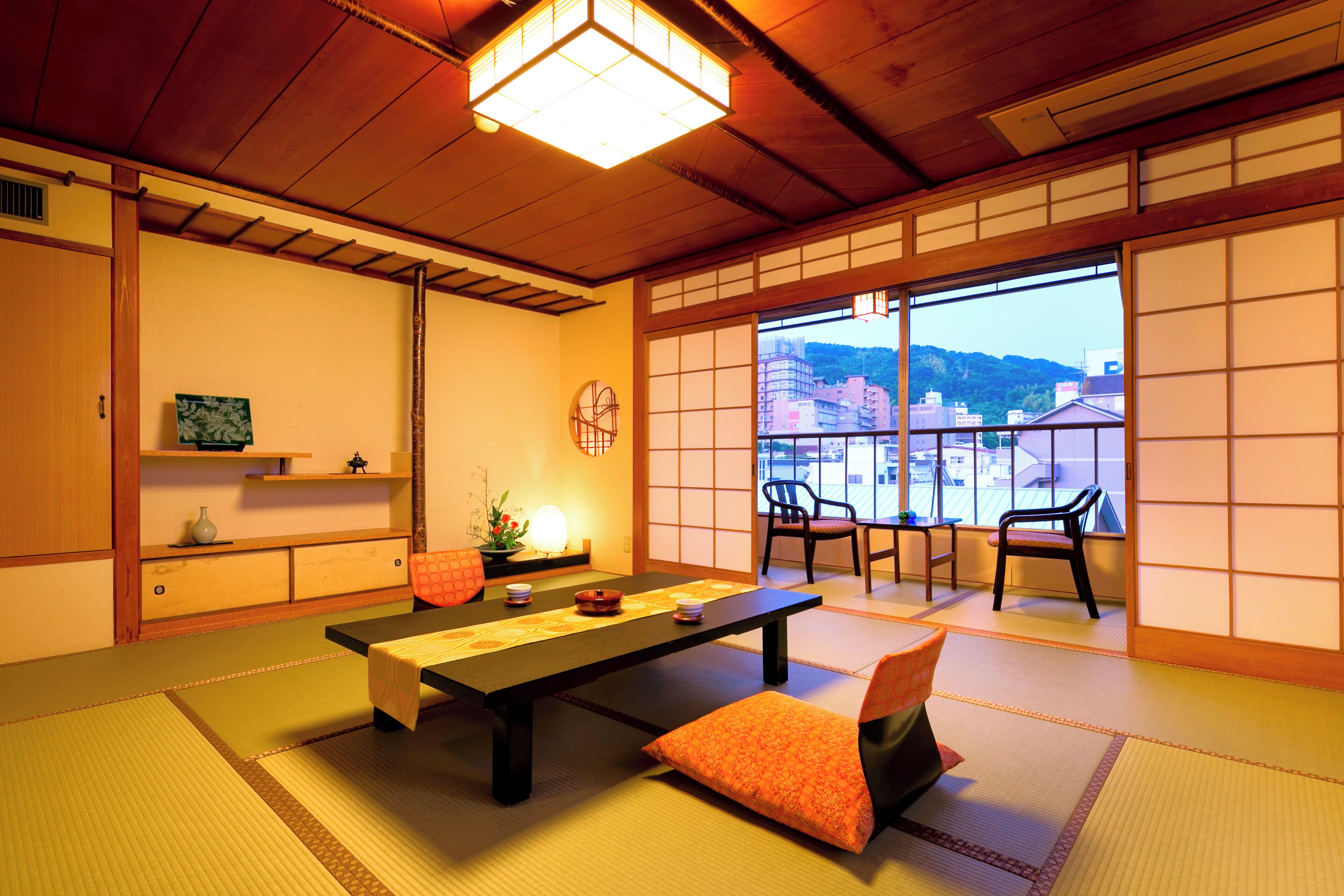 传统客房 (Japanese Style, Bathroom) | 客房内保险箱、免费 WiFi、床单