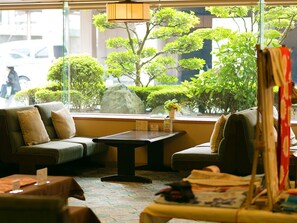 Lobby sitting area - Dogo Grand Hotel (Matsuyama)