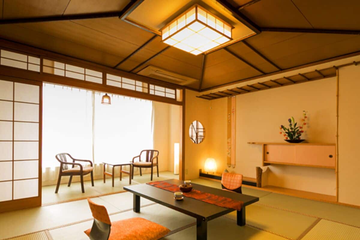 In-room safe, free WiFi, bed sheets