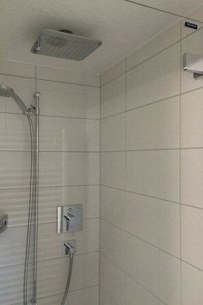 Hiustenkuivaaja
