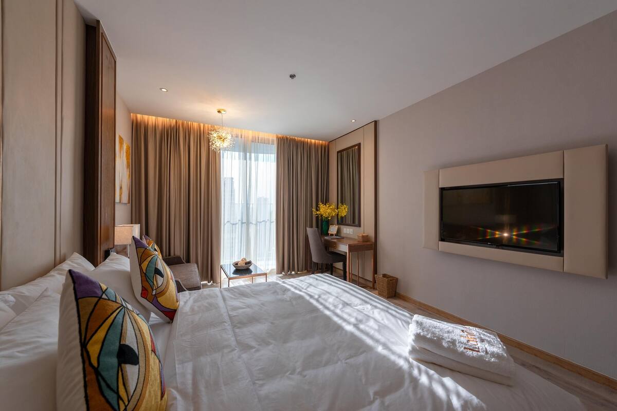 Premium bedding, in-room safe, soundproofing, iron/ironing board