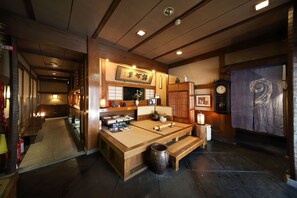 Interior entrance - Yadoya Kikokuso (Kyoto)
