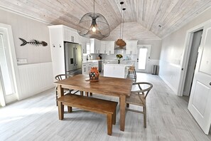 Dining - Paradise Palms A Desirable Pool Home (Fort Myers Beach)