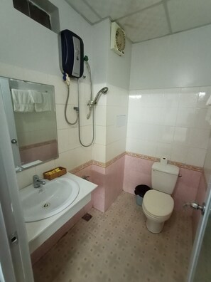 Shower, jetted tub, hair dryer, soap - NHT001 - Standard  Double (Tp. Nha Trang)