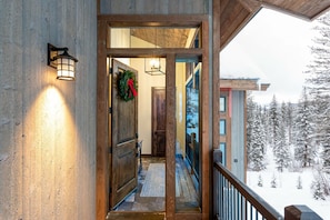 Unclassified image, 5 of 52, button - Lakota Summit | Across From Ski Resort | Movie Theatre & Video Games | Hot Tub (Winter Park)