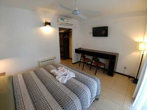 In-room safe, free WiFi, bed sheets - Posada Mia Nonna (Villa General Belgrano)