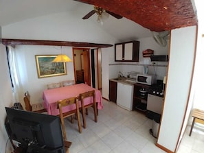 Apartment | Private kitchen - Posada Mia Nonna (Villa General Belgrano)