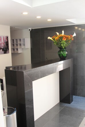 Reception - Edificio Monir (Bogotá)