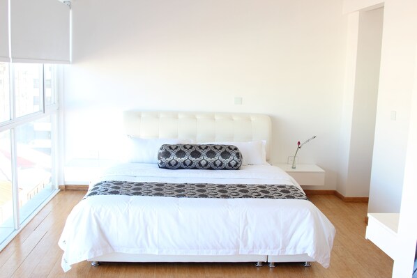 Premium Suite | 1 bedroom, Egyptian cotton sheets, premium bedding, down duvets - Edificio Monir (Bogotá)