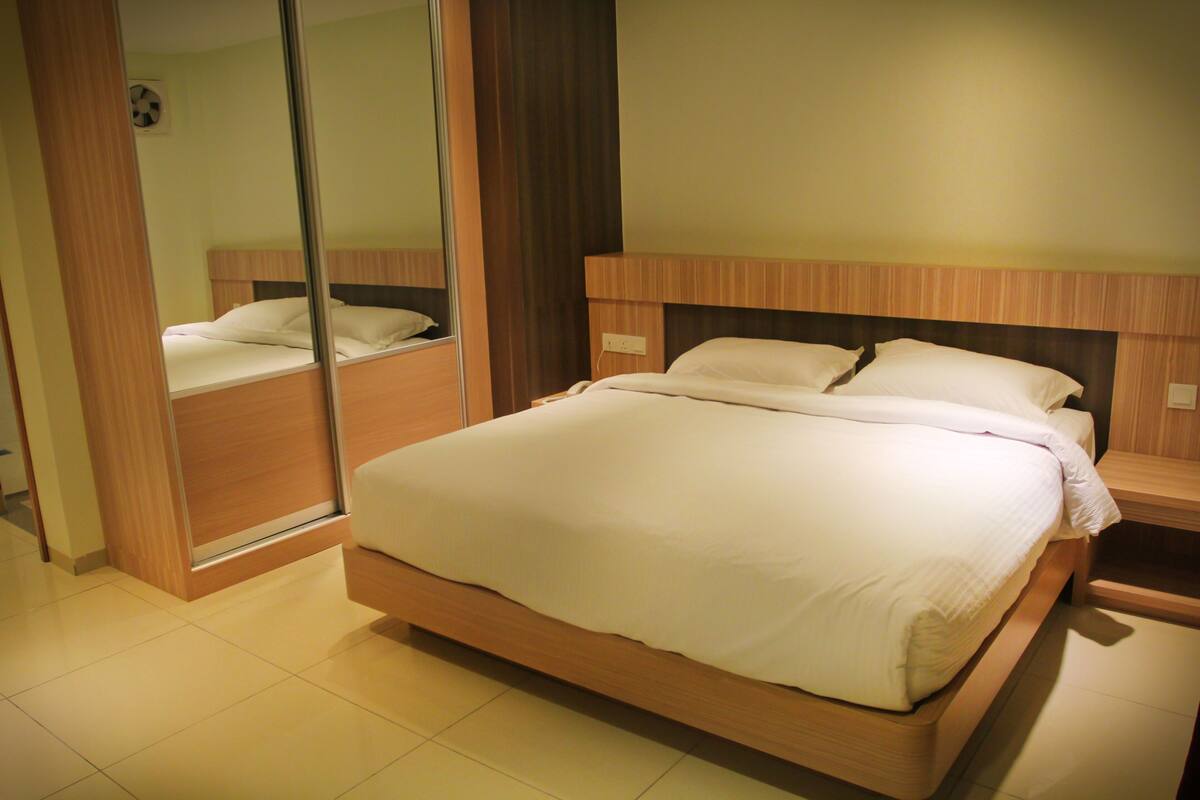 Economy Double Room | In-room safe, free WiFi, bed sheets