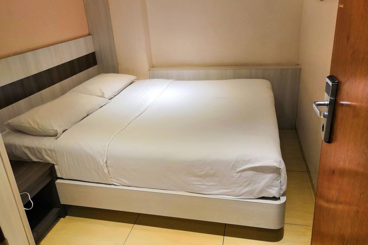 Standard Single Room | In-room safe, free WiFi, bed sheets
