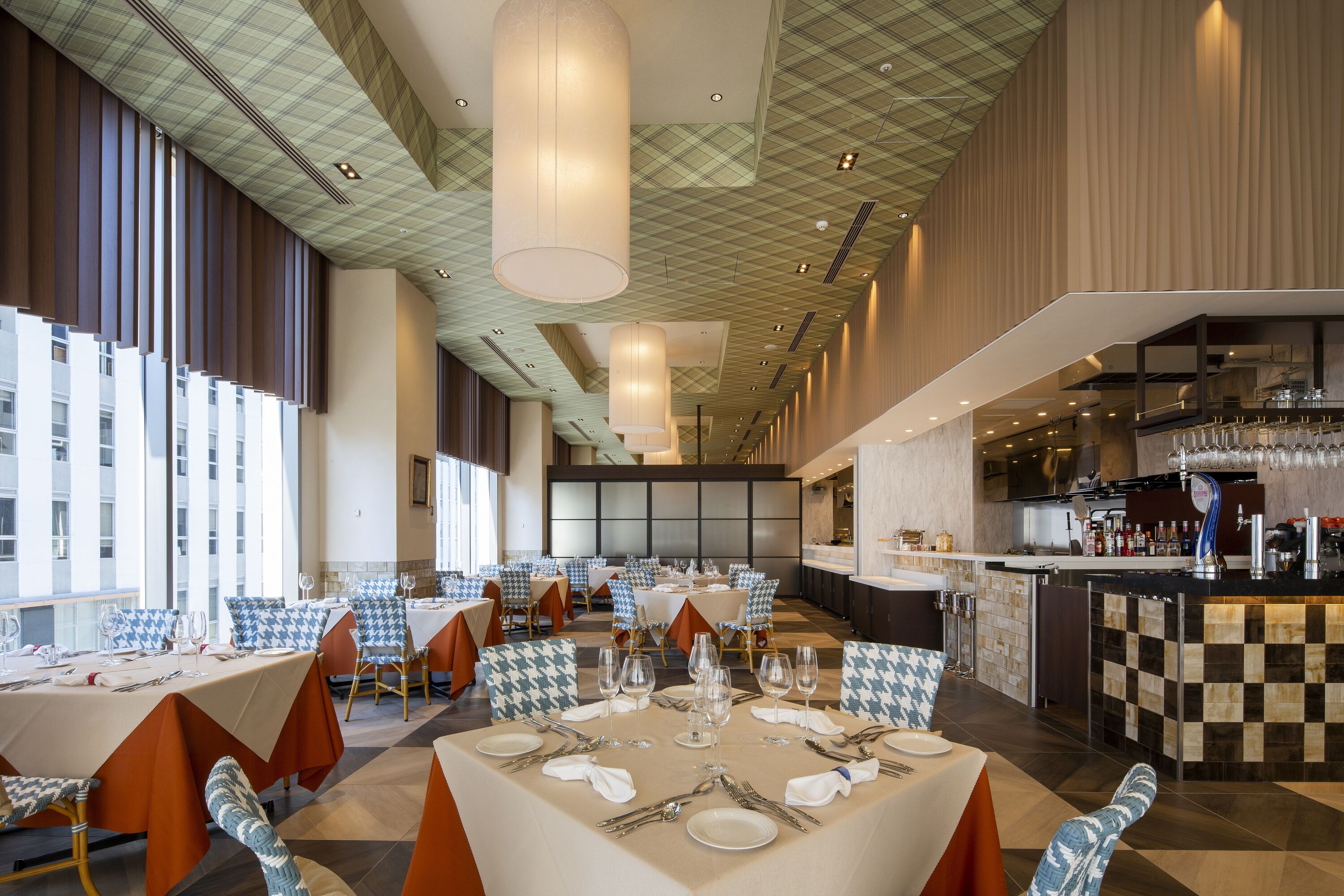 lunch and dinner served, modern european cuisine