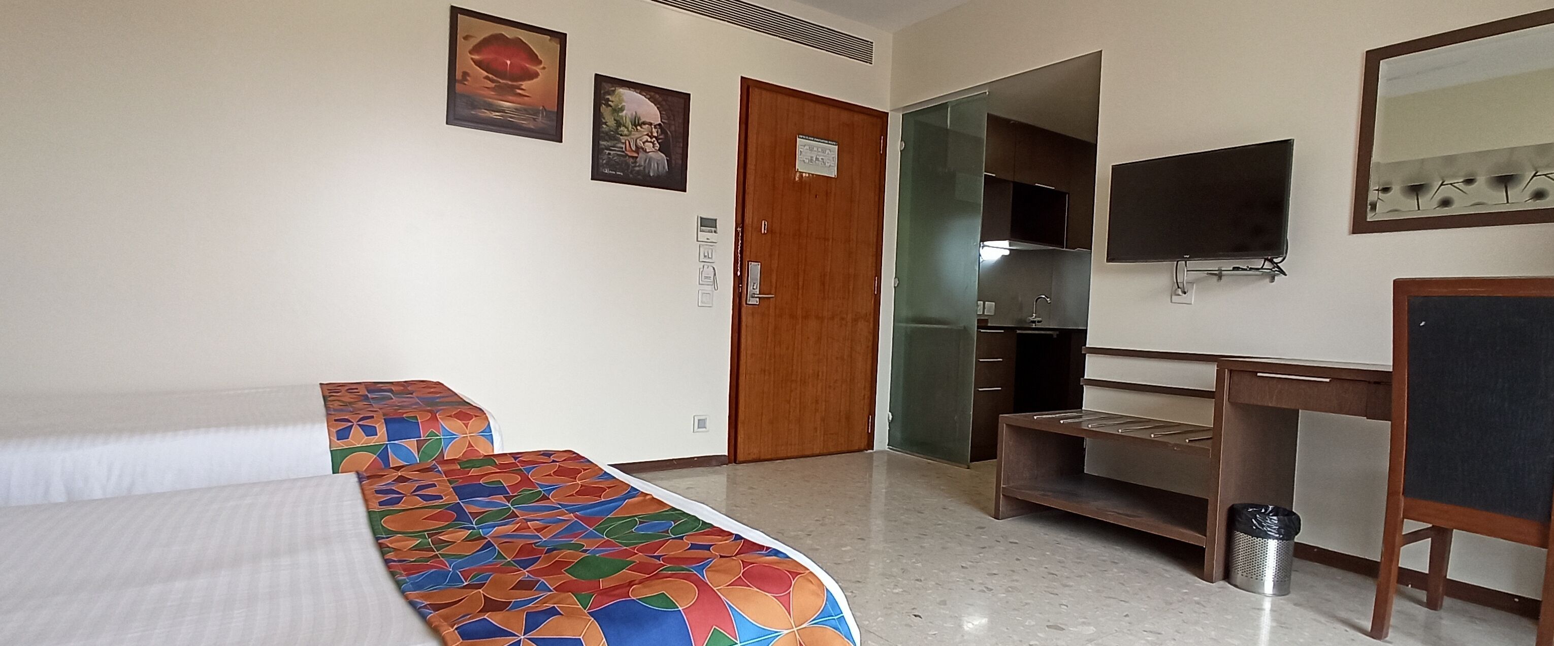 Premium Twin Room | Minibar, desk, blackout curtains, soundproofing