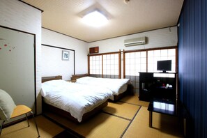 Desk, free WiFi, bed sheets - Ryokan Kibun (Chikujo)