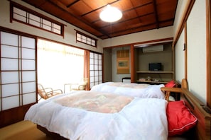 Desk, free WiFi, bed sheets - Ryokan Kibun (Chikujo)