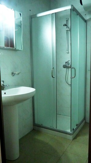 Bathroom - Kruja Hotel (Tirana)