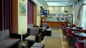 Bar (on property) - Kruja Hotel (Tirana)