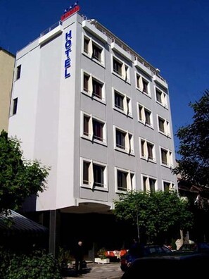 Exterior - Kruja Hotel (Tirana)