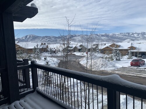 Beautiful Park City/Heber Townhome w/Hot Tub - 10min from Resorts