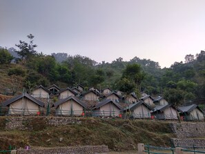 Deluxe Tent | Exterior detail - Camp Dogadda (Lansdowne)